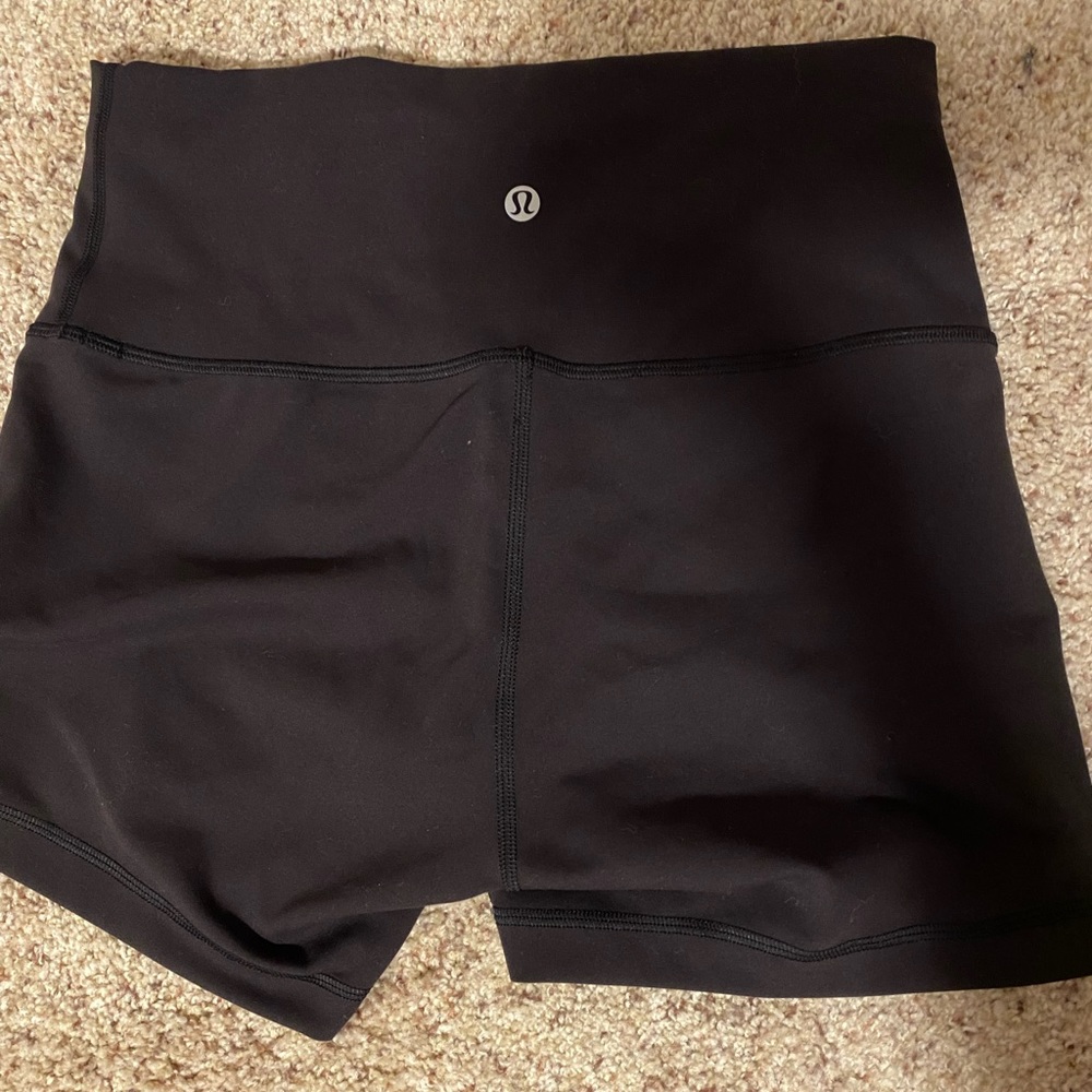 Lululemon Wunder Train Shorts Size 8
